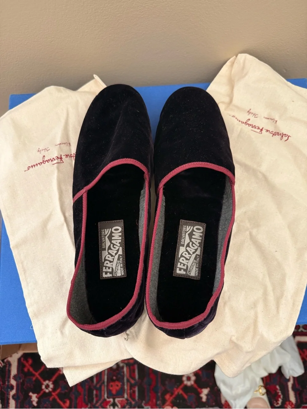 Feregamo Blue and Red Velvet Slippers Slip on Loafers